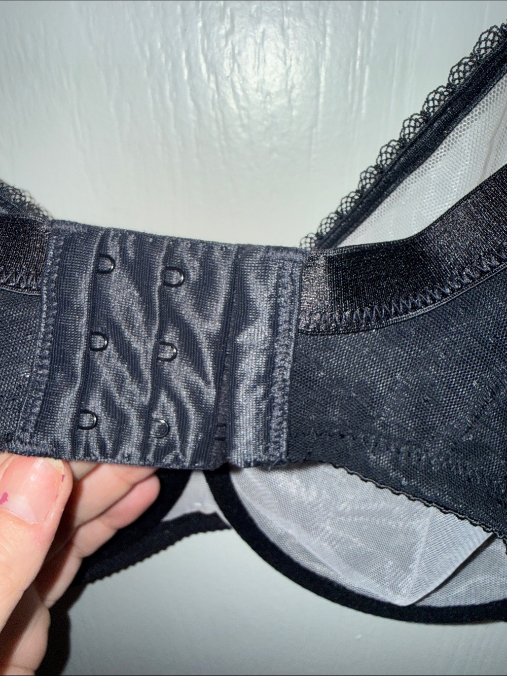 Wacoal Black Lace Underwire Bra with Sheer Panels - Picture 5 of 6